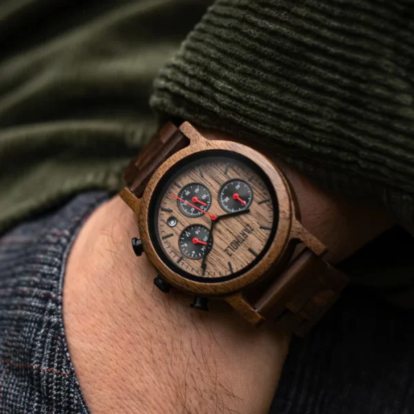 immagine orologio di legno zartholz